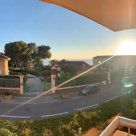 Studio A 50m De La Mer, Belle Terrasse Plein Sud Appartement *